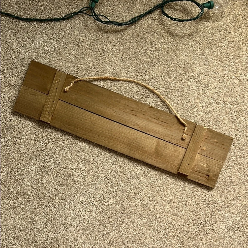 Rustic ‘Friends’ Sign - Picture 3 of 3